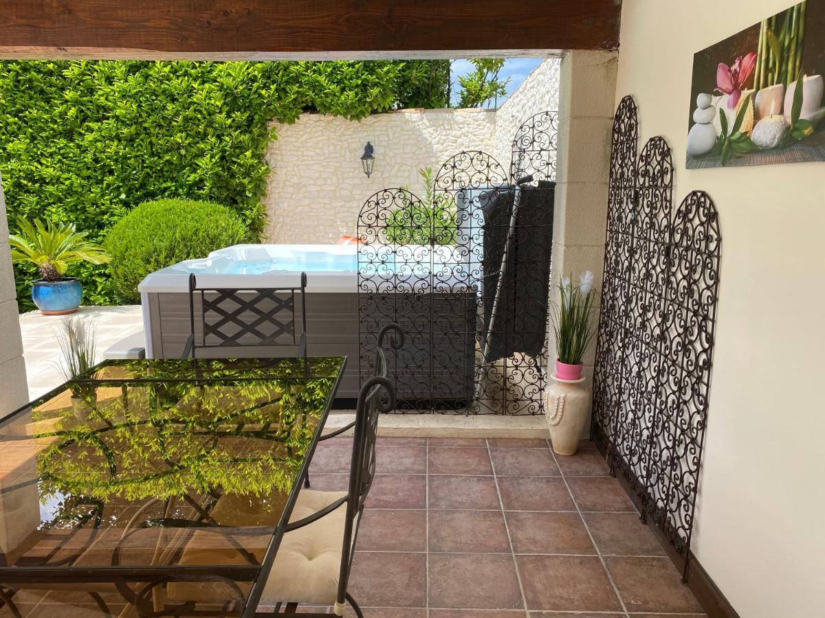 Mas Beau Soleil&Spa Gîtes de Charme avec Jacuzzi Privé Saint-Rémy-de-Provence Esterno foto