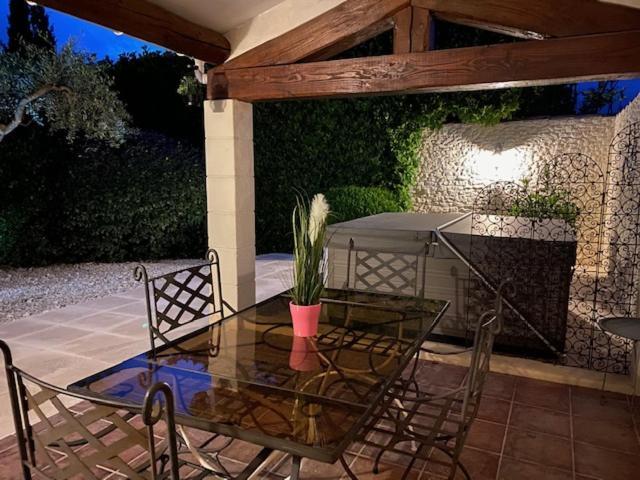 Mas Beau Soleil&Spa Gîtes de Charme avec Jacuzzi Privé Saint-Rémy-de-Provence Esterno foto