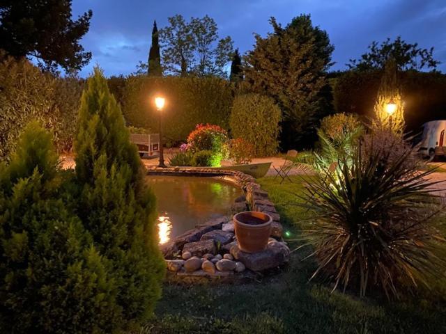 Mas Beau Soleil&Spa Gîtes de Charme avec Jacuzzi Privé Saint-Rémy-de-Provence Esterno foto