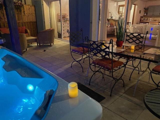 Mas Beau Soleil&Spa Gîtes de Charme avec Jacuzzi Privé Saint-Rémy-de-Provence Esterno foto